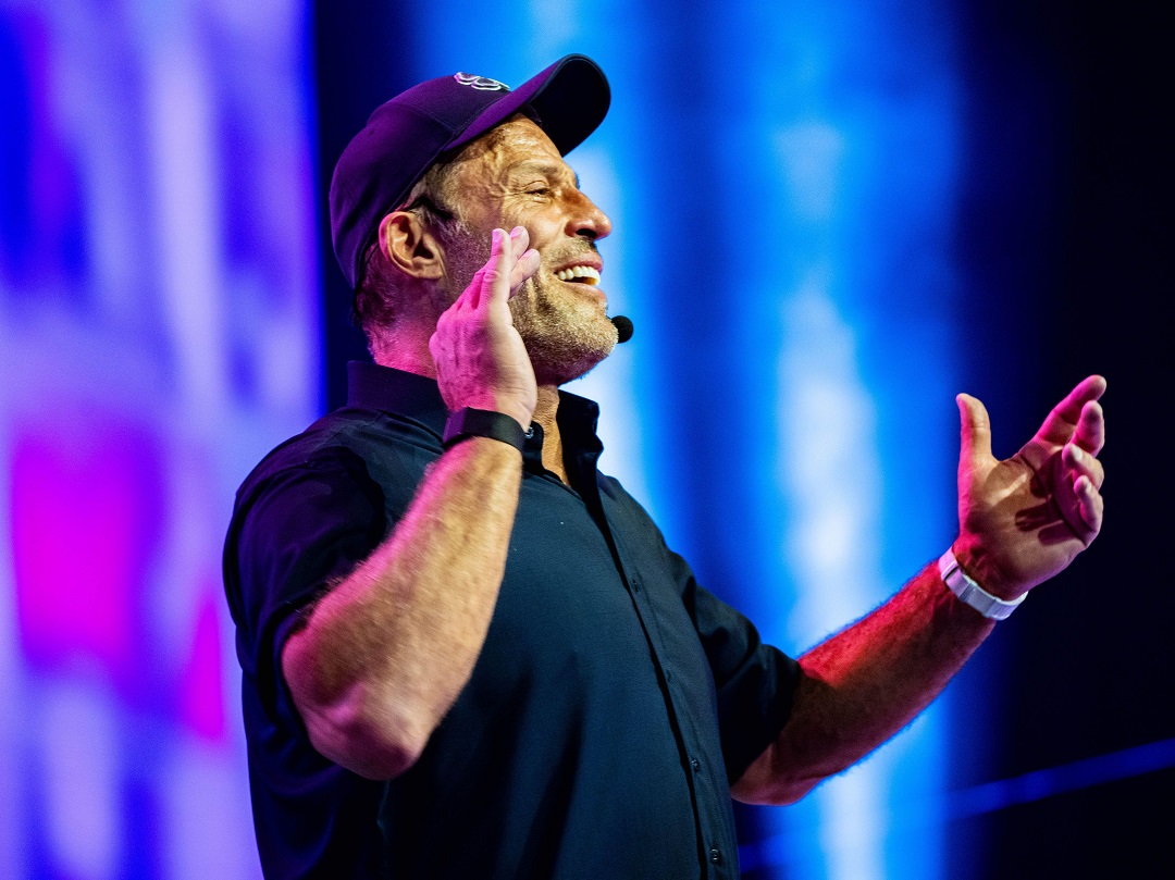 tony-business-mastery-stage